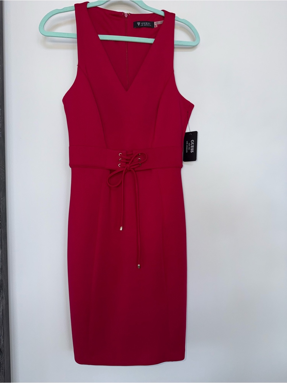 GUESS Sleeveless Red V-Neck Lace-Up Waist Sheath Dress